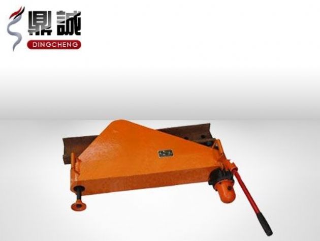 點(diǎn)擊查看詳細(xì)信息<br>標(biāo)題：垂直液壓彎軌機(jī) 閱讀次數(shù)：4651